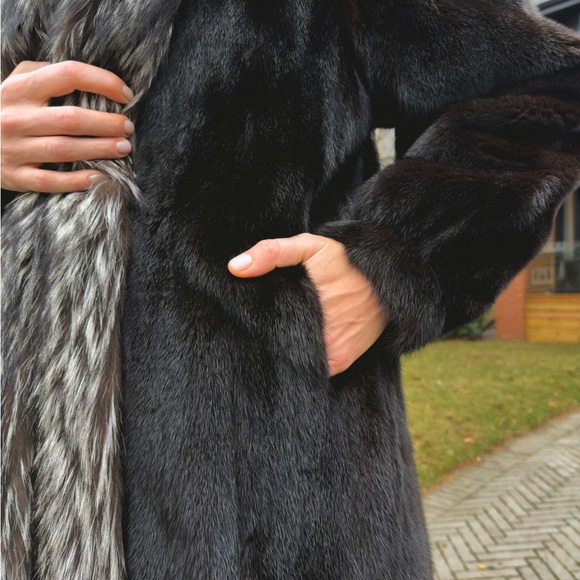 Dior Authentic Vintage Full Length Black Mink Coat with Fox Collar M/L - Picture 6 of 9